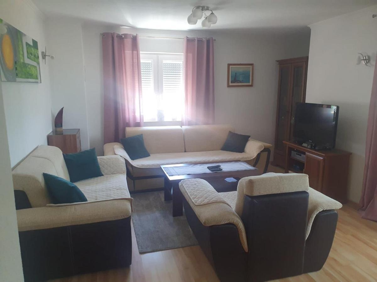 Appartamento Apartman Jaca Livno Esterno foto